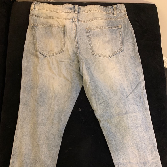 Forever 21 acid wash distressed boyfriend jean - Picture 2 of 3